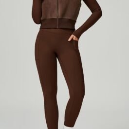 Alo Yoga - 3 Piece Set with Pants, Top and Vest