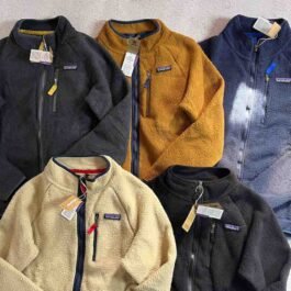 Patagonia - Classic Retro Fleece Jacket in 5 Colors