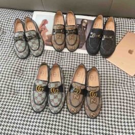 Gucci - Women's Loafers in GG Supreme Canvas with Gold Embroidered Bee in 5 Versions