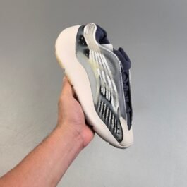 Adidas - Yeezy 700 V3 Sneakers in 9 Colors