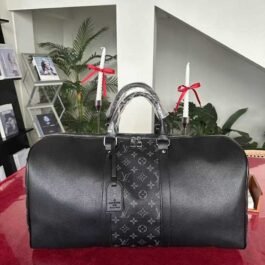 Louis Vuitton - LV 2122 Travelling bag