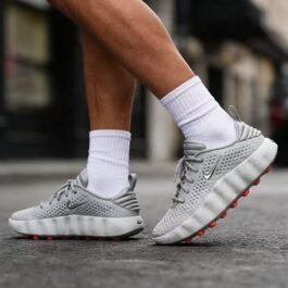 Nike - Mind 002 Sneakers in 4 Colors