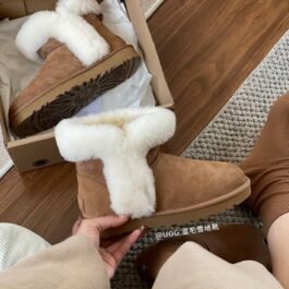 UGG - Eva Boots in 2 Colors