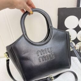 Miu Miu - Ivy Shoulder bag size 34x22x12 cm