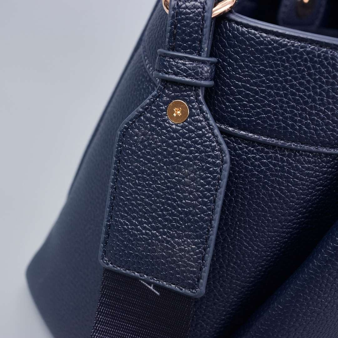 Armani Exchange - Shopping Bag in 2 Colors - Image 9
