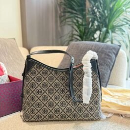 Tory Burch - T Monogram Messenger Bag