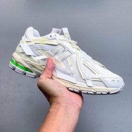 New Balance - M1906RI Sneakers in 14 Colors
