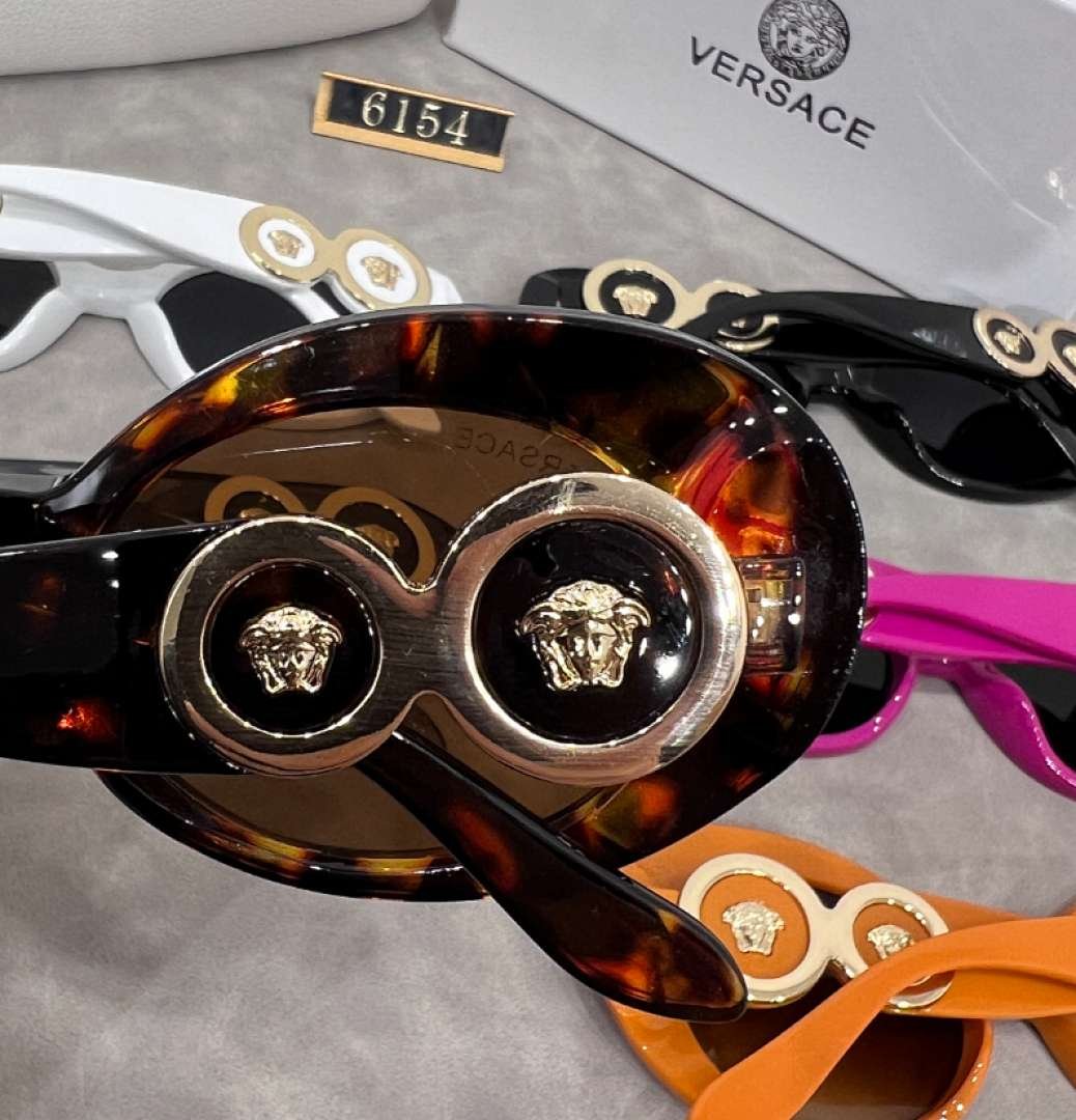 Versace - Sunglasses in 6 Colors - Image 10