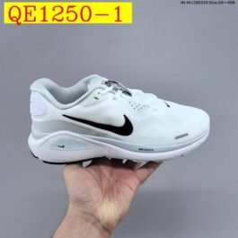 Nike - Air Zoom Structure 26 Sneakers in 7 Colors
