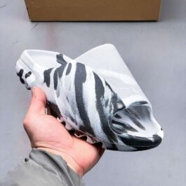 Adidas - Kanye West x Yeezy Slide Slippers in 20 Colors