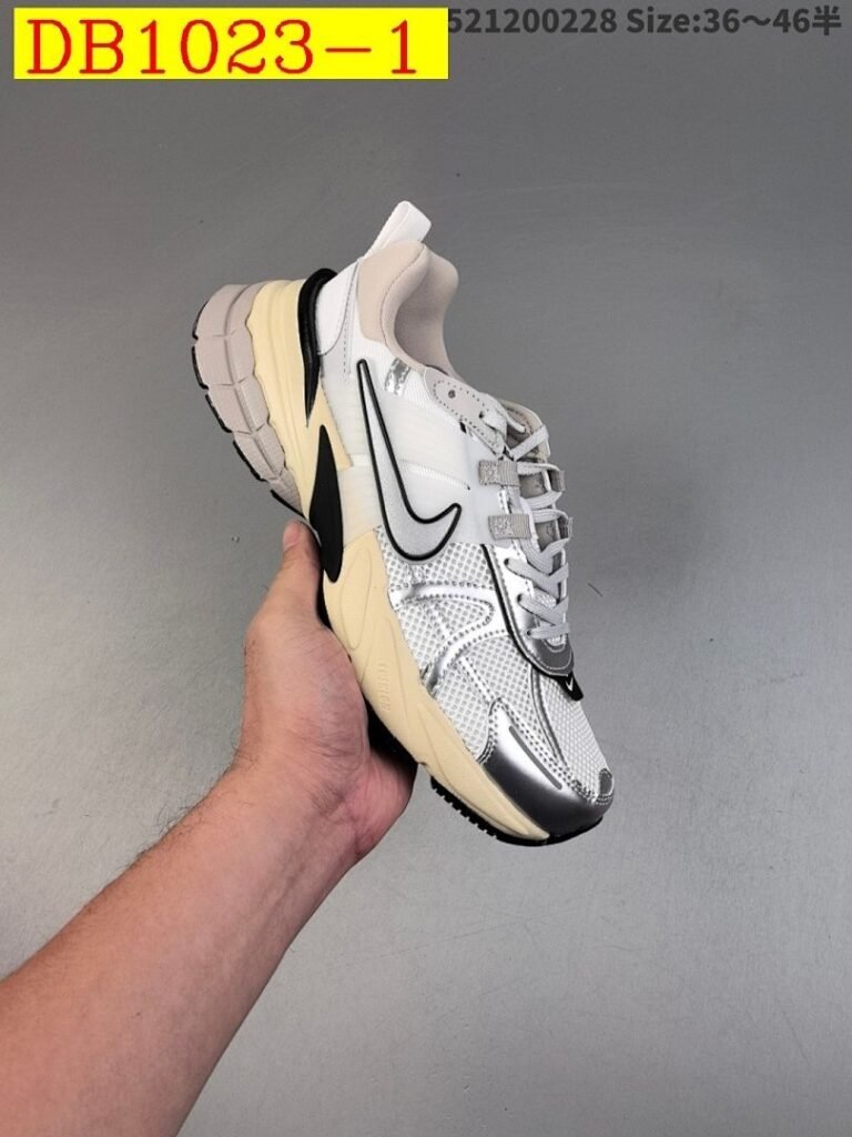 Nike - V2K Run Unisex Running Shoes in 19 Colors