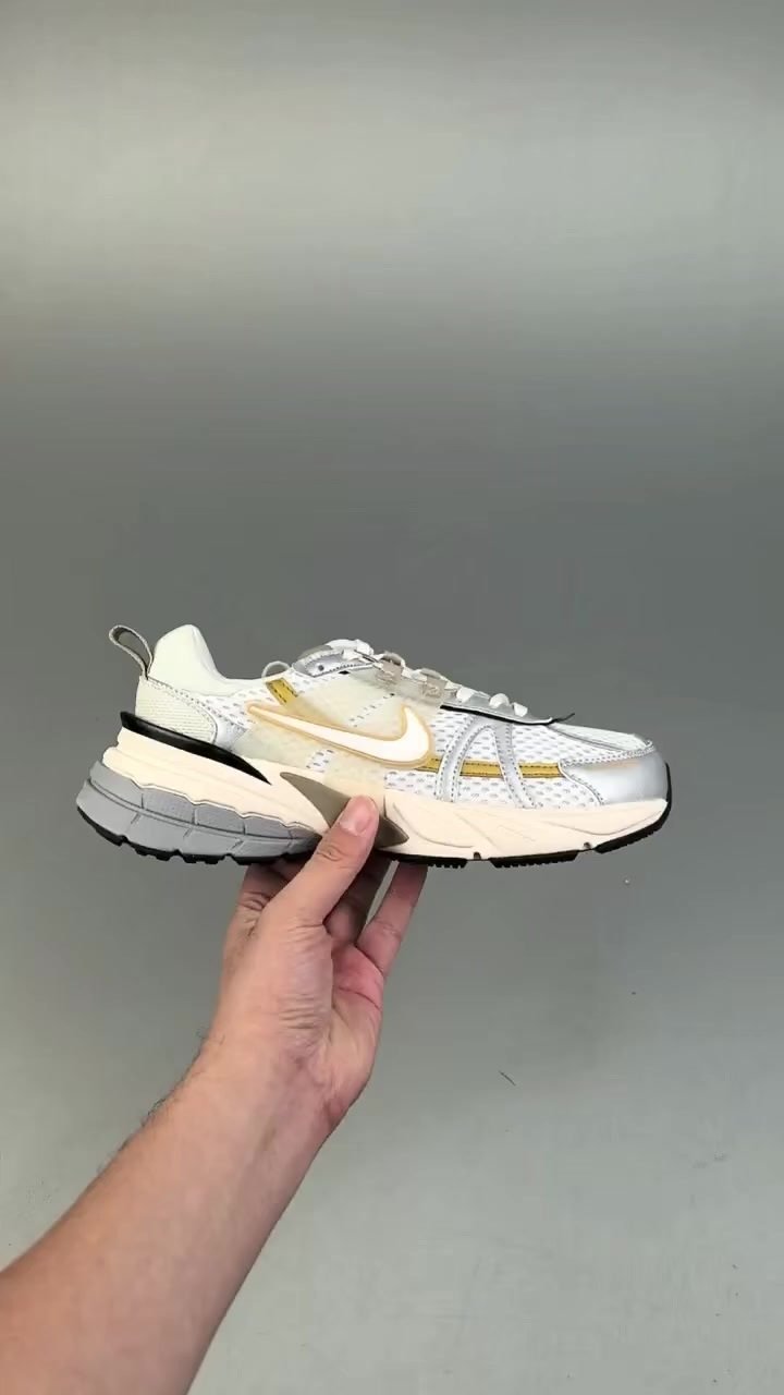 Nike - V2K Run Unisex Running Shoes in 19 Colors - Image 20