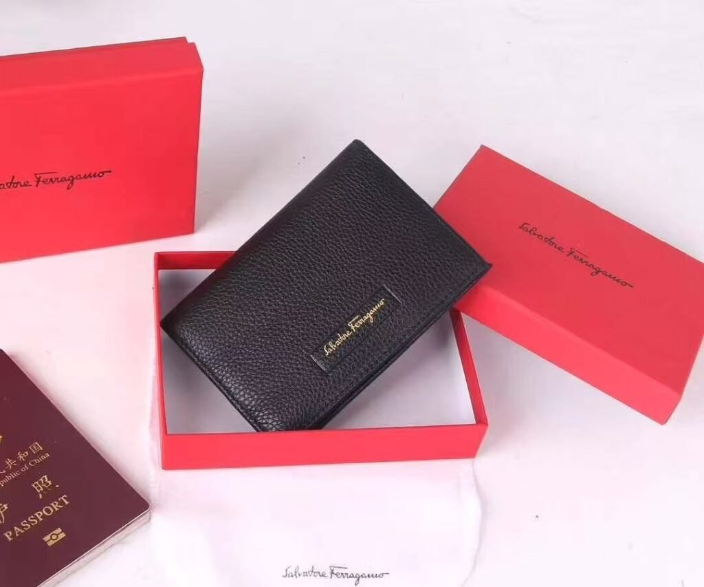 Ferragamo - Wallet in 2 Versions