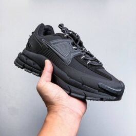 Nike - Zoom Vomero Roam Sneakers in 9 Colors