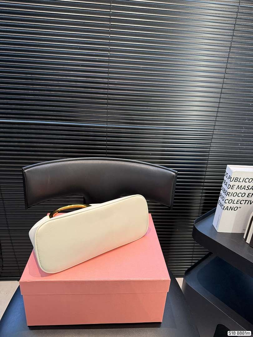 Jacquemus - Le Calino Handbag in 4 Colors – Image 13