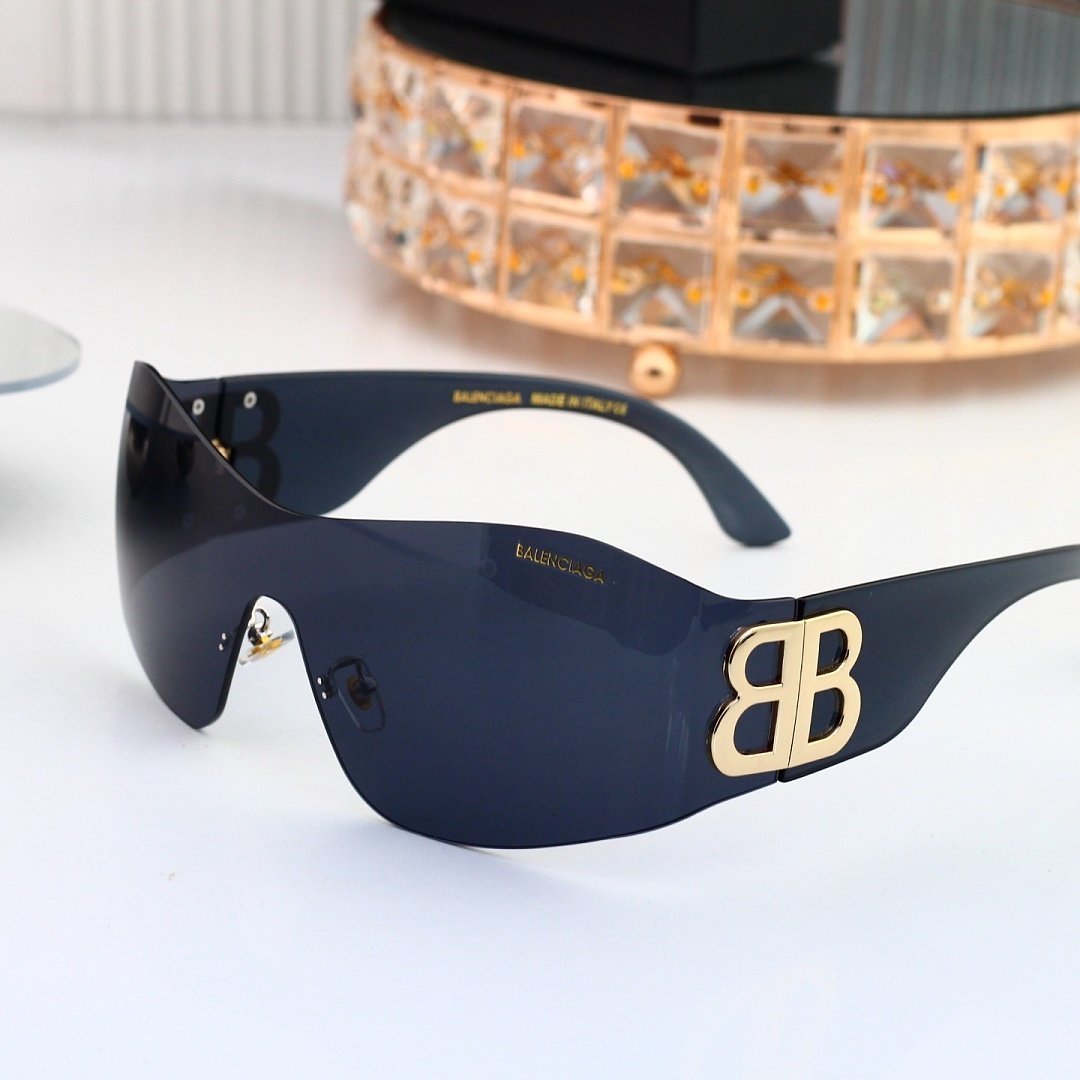Balenciaga - Sunglasses with box in 8 Colors
