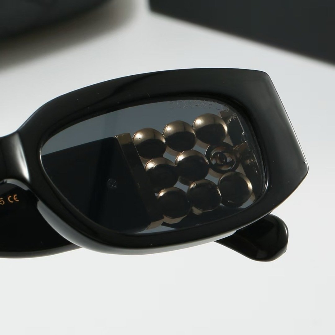 Chanel - Sunglasses with box in 5 Colors - Imagen 9
