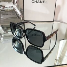Chanel - Chunky Women's Sunglasses with Box