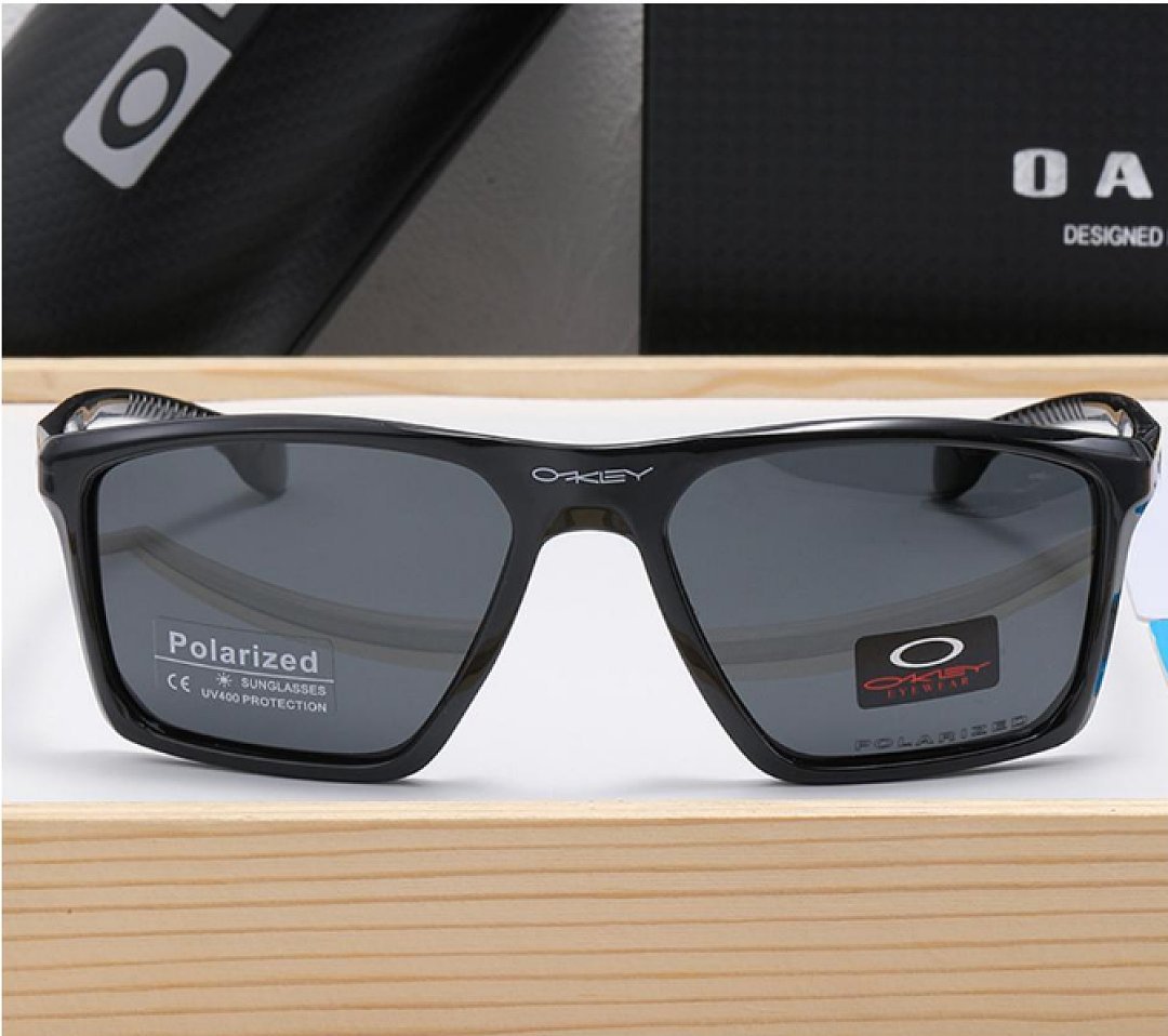 Oakley - Lunettes de Soleil Rectangulaires en 6 Coloris