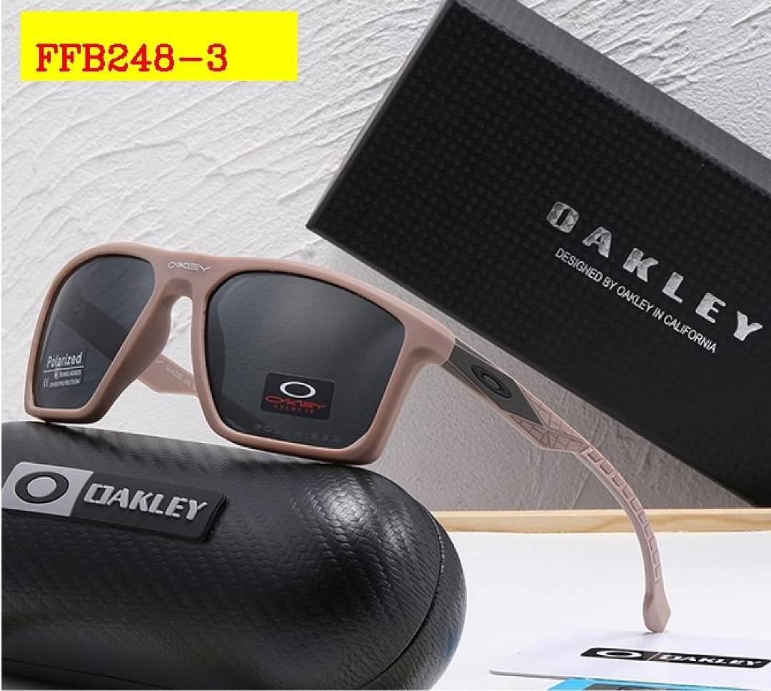 Oakley - Lunettes de Soleil Rectangulaires en 6 Coloris – Image 4