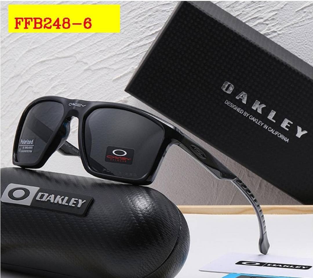 Oakley - Lunettes de Soleil Rectangulaires en 6 Coloris – Image 7