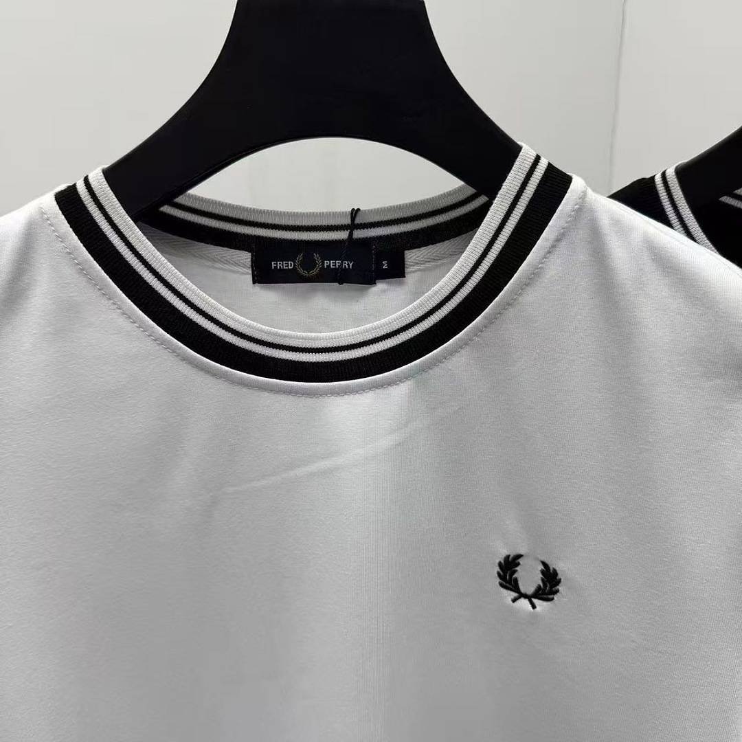 Fred Perry - Crew Neck T-shirt in 2 Colors - immagine 3