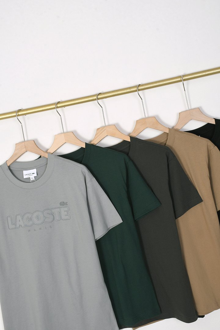 Lacoste - Crew Neck T-Shirt with Embossed Logo in 9 Colors – Bild 14