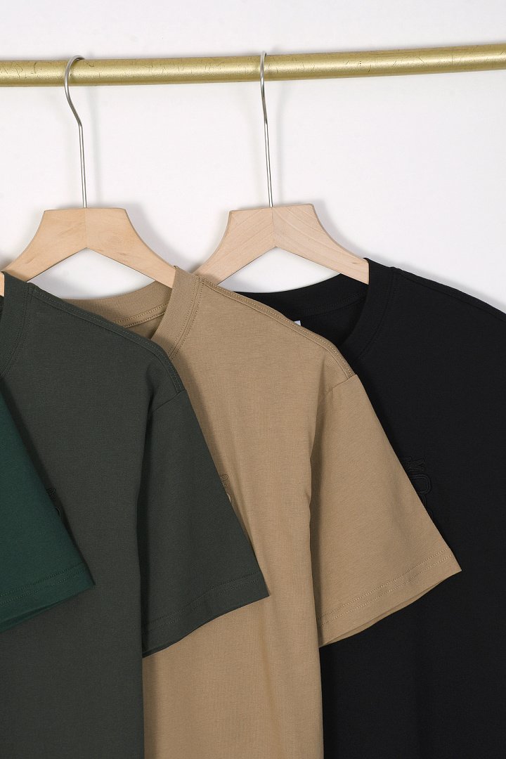 Lacoste - Crew Neck T-Shirt with Embossed Logo in 9 Colors – Bild 16