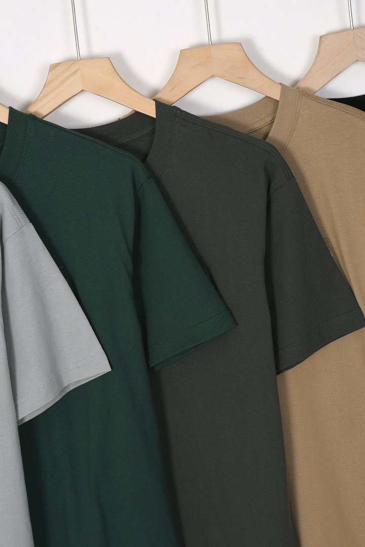 Lacoste - Crew Neck T-Shirt with Embossed Logo in 9 Colors – Bild 17