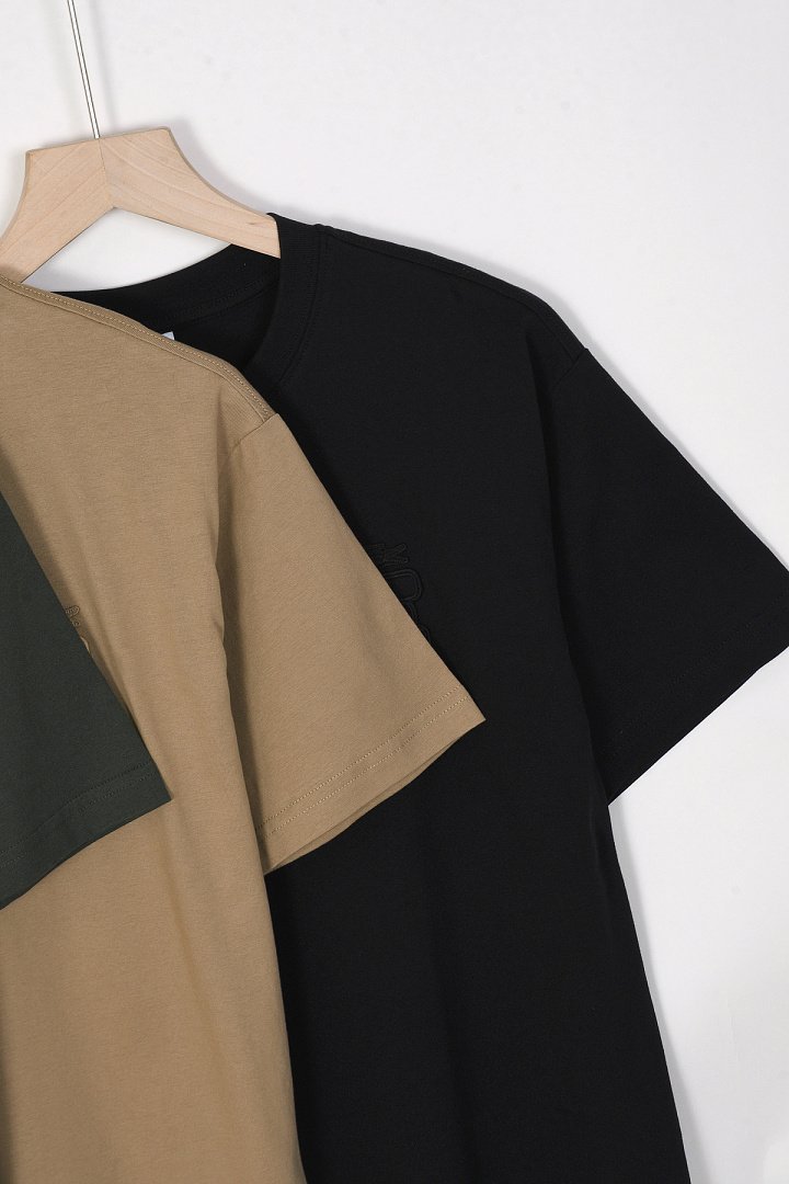 Lacoste - Crew Neck T-Shirt with Embossed Logo in 9 Colors – Bild 18