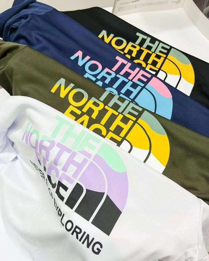 The North Face - Camiseta Front Logo en 4 Colores - Imagen 11