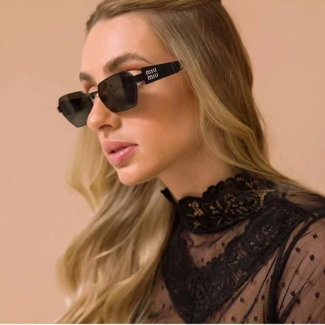 Miu Miu – Lunettes de soleil à monture hexagonale avec boîte en 6 coloris – Image 8