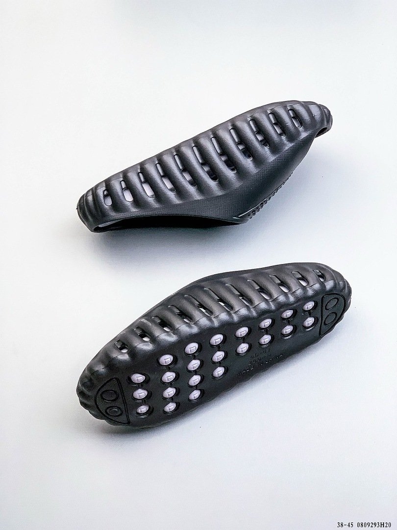 Balenciaga - Slippers in 4 Colors - Image 12