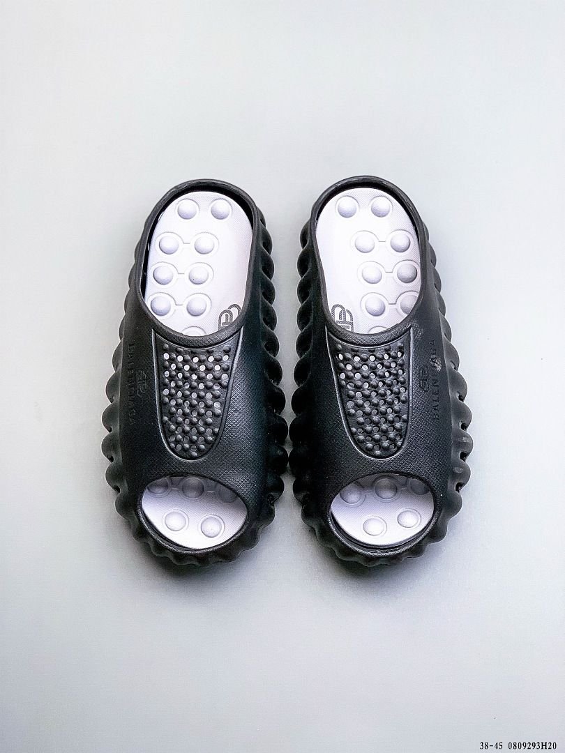 Balenciaga - Slippers in 4 Colors - Image 13