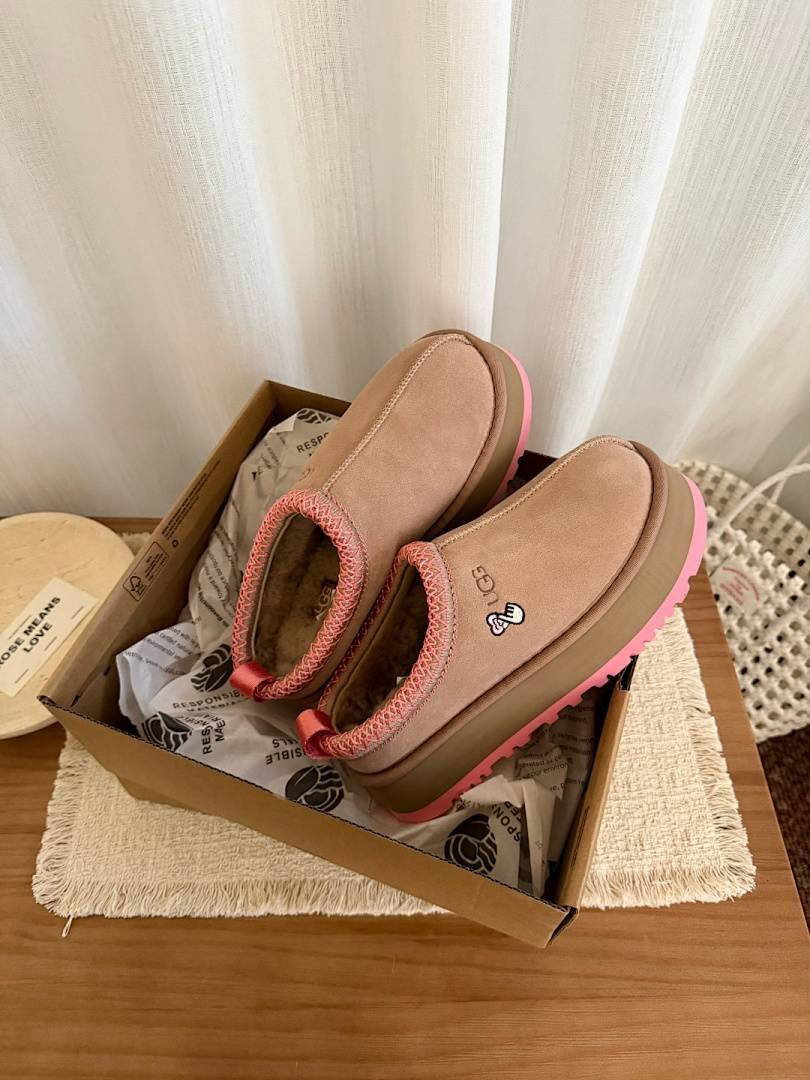 UGG - Tazz Love '25 Pantoffeln in 3 Farben – Bild 6