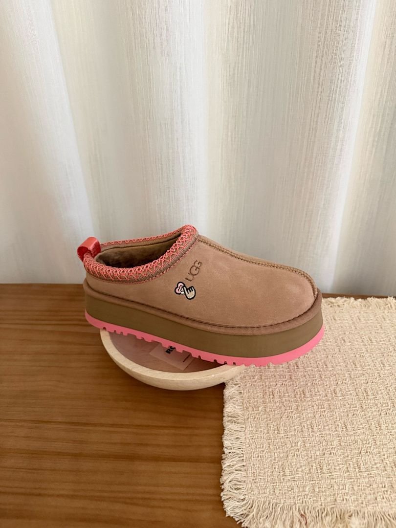 UGG - Tazz Love '25 Pantoffeln in 3 Farben – Bild 7