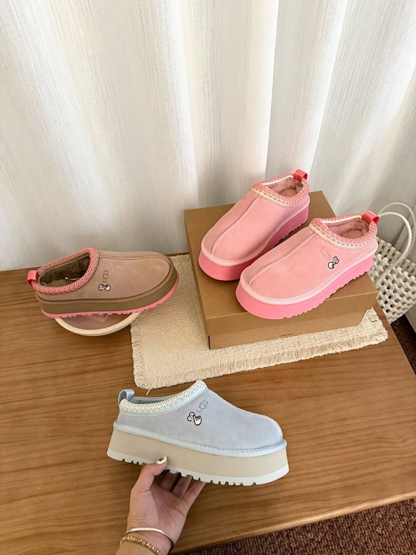 UGG - Tazz Love '25 Pantoffeln in 3 Farben – Bild 14