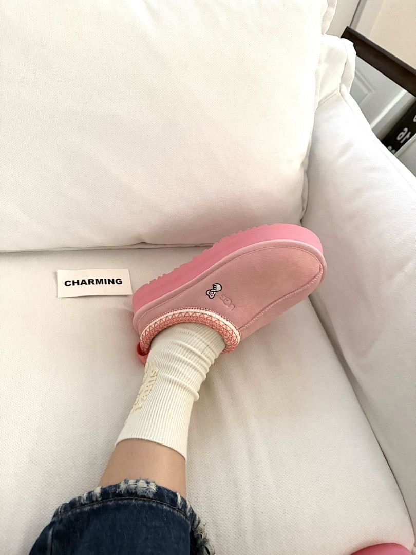 UGG - Tazz Love '25 Pantoffeln in 3 Farben – Bild 20