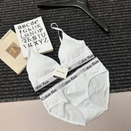 Calvin Klein - Komplet bielizny damskiej w 4 kolorach
