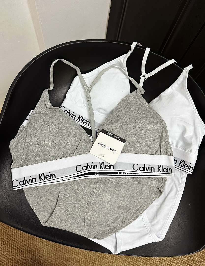 Calvin Klein - Komplet bielizny damskiej w 4 kolorach - obrazek 13