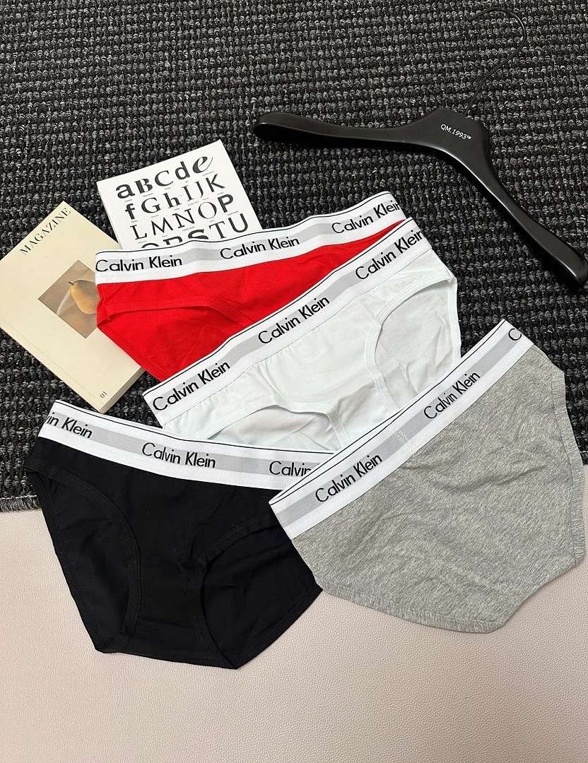 Calvin Klein - Komplet bielizny damskiej w 4 kolorach - obrazek 15