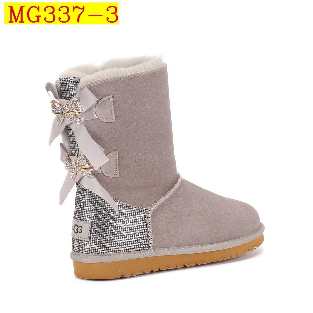 UGG - Stivali Bailey Bow II con tacco impreziosito da cristalli, disponibili in 10 colori - immagine 4