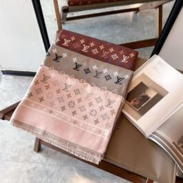 Louis Vuitton - Szalik z monogramem, rozmiar 180 x 65 cm, 27 wersji