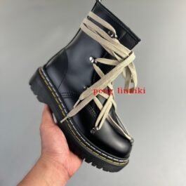 Dr. Martens – buty na platformie w 4 wersjach