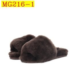 UGG - Puszyste kapcie w 10 kolorach