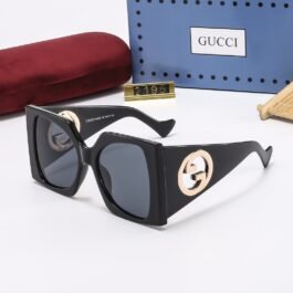 Gucci - Okulary przeciwsłoneczne prostokątne z zausznikami w kształcie medalionu GG w 7 kolorach