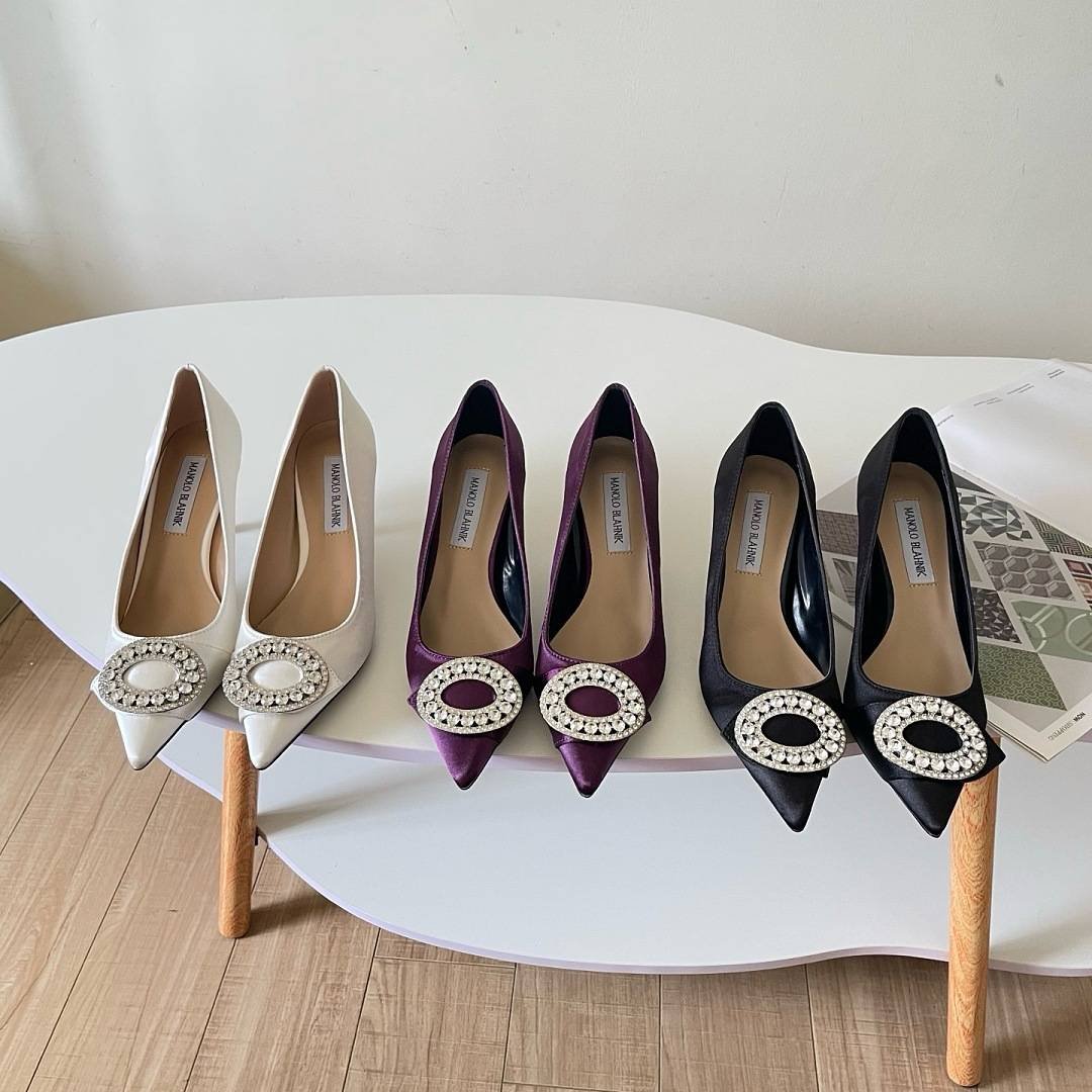 Manolo Blahnik - Pumps met spitse neus en hoge hakken in 3 kleuren - Image 7