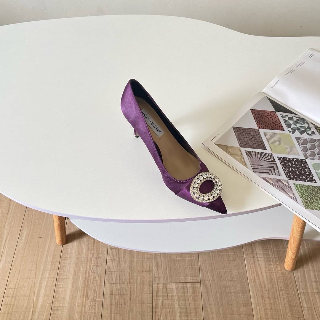 Manolo Blahnik - Pumps met spitse neus en hoge hakken in 3 kleuren - Image 9