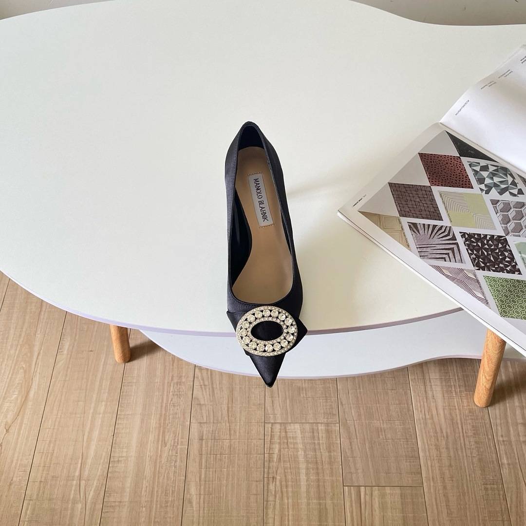 Manolo Blahnik - Pumps met spitse neus en hoge hakken in 3 kleuren - Image 10