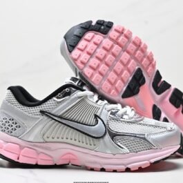 Nike - Zoom Vomero 5 Sneakers in 6 Colors